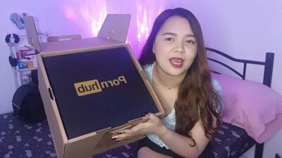 UNBOXING MY 25K SUBSCRIBERS GIFT FROM PORNHUB