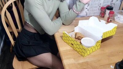 Femboy Eats: Fried Chicken - Chicken Express -