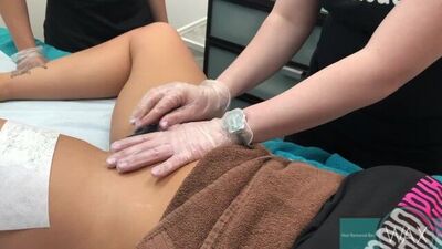 Alexis Monroe waxes her vagina!