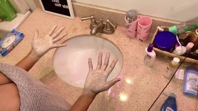 WASH YOUR HANDS!!!!!!!! Jenna Foxx Shows How It's Done!
