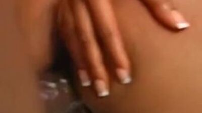 Roxy Reynolds v Mandingo