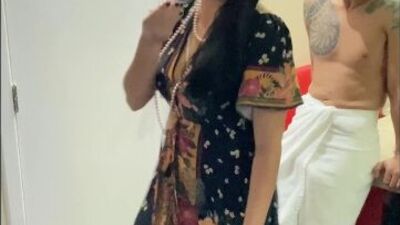 Vizinha safada espera a esposa sair para fuder e receber porra na cara