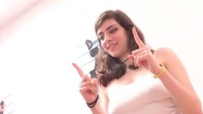 Lina por fin se folla a Jordi ENP. ¡Llevaba mucho tiempo deseándolo!