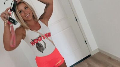 Blonde Hooters Waitress Jessica gets Fucked Raw