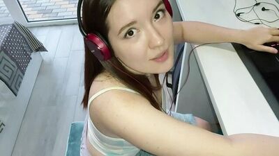 SEXY TEEN GAMERGIRL LOVES MY DICK SO MUCH