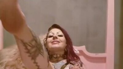 Fetish Dolly foot model tattooed suicide girl queen mistress femdom feet