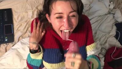 BIG TIT LOVES SUCKING COCK